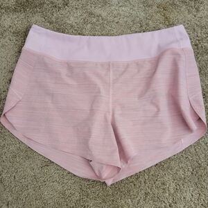 Athleta Run With It Textured 3.5" Short Large